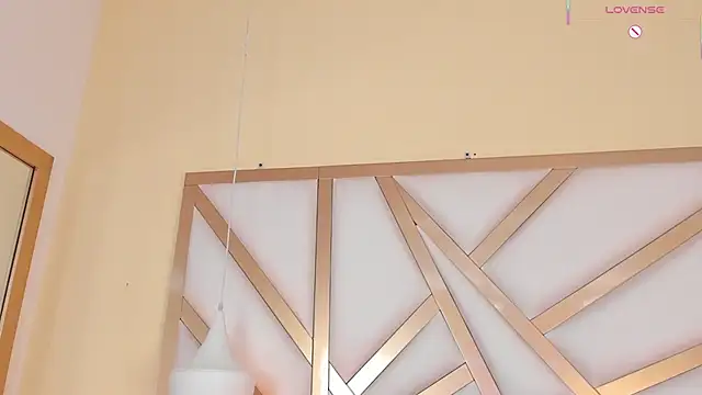 CarolineMaldonado - naked and control toy 6 minutes