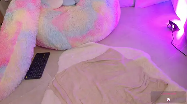 _alaiasmile_ - HARD SPANK PUSSY