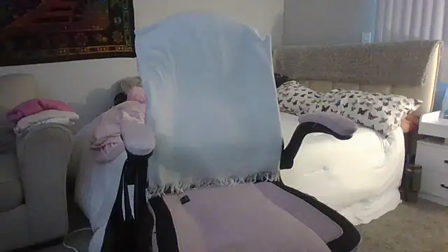 Madzbailey - Two toy squirt show