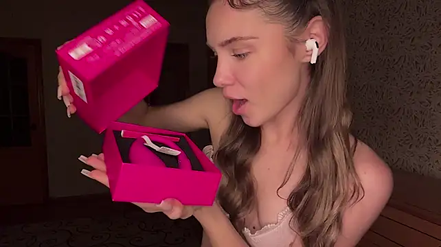 IvelisseCoskrey - Lets lower pants on booty more and more