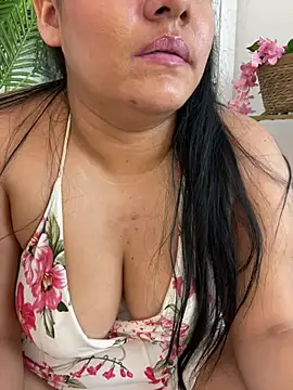 NaniGgold - squeeze breasts