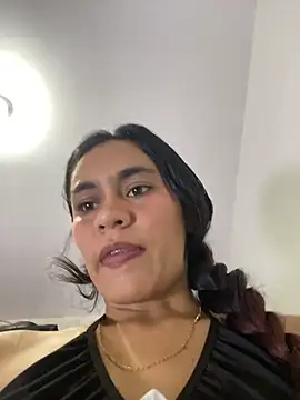 Yanna_Rouss - SALIVE IN NIPPLES💦
