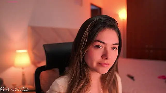 Lau_Bee - undress me and caress my body🥵