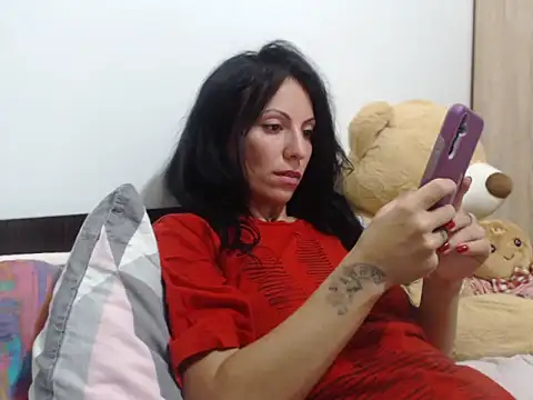 Emmatoo - show ass