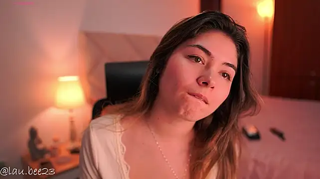 Lau_Bee - undress me and caress my body🥵
