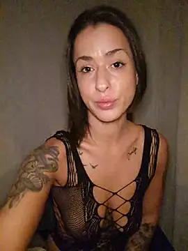 LydiaMaus96 - Spit on boobs& fingering& 1vid