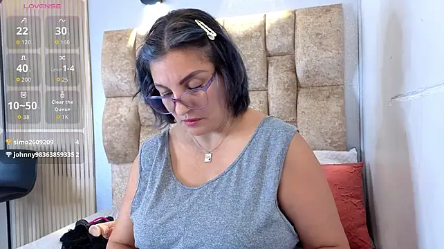 Carolina_crus_x - fingering my pussy at the goal