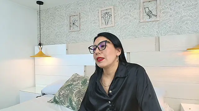 Ivanavelvet - spanking in doggy style