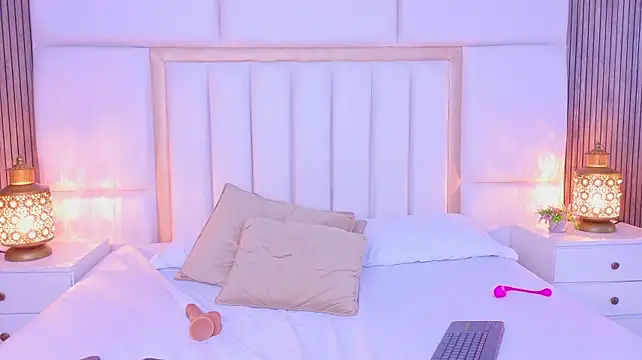 AbannyRogerss - Flash pussy 😍💦