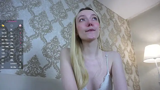 Bubblegum_babyyy - take off my skirt and slap my ass 5x