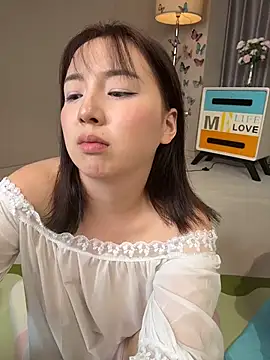 A_XiaoMan - 脱掉上衣播10分钟（漏点）