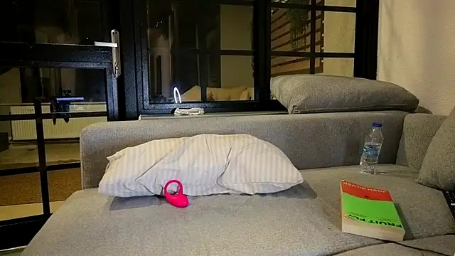 Camii2244 - ride pillow