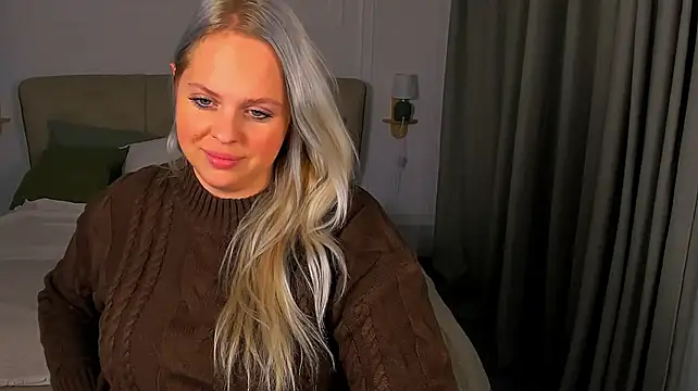 Nikolla_ - Naked boobs