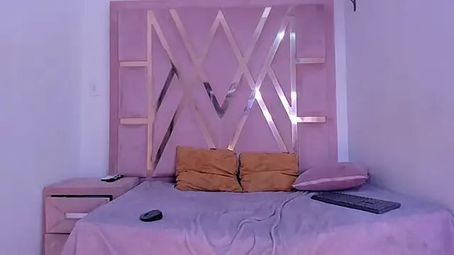 Kattyasm - Rub My Clit