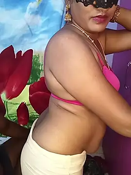 LoveBirds09 - Boobs lick with 🍯 Honey