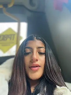 ValeSandoval - Show tits in public
