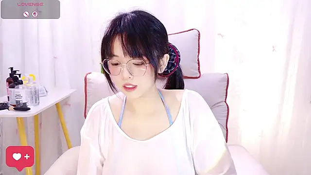 QiQi-Big - 小狗趴抬起屁股