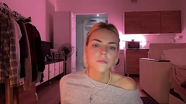 ChristelDuncombe - topless photo in PM (Last tip)