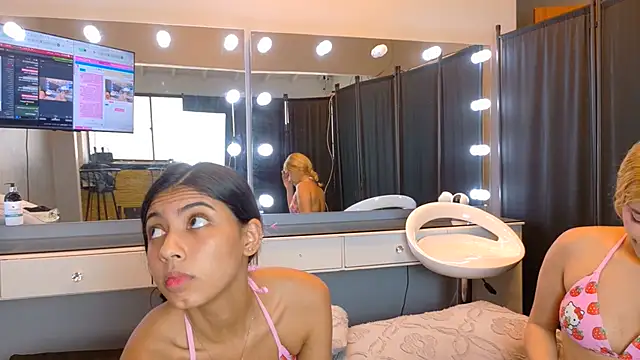 Strawberrymia69 - squirt in face
