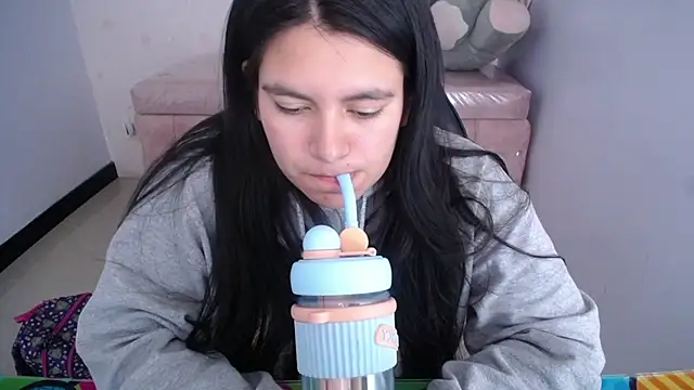 Zuri_ch - in doggy position without panties🍑