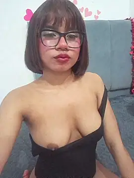 Lucy_Em - oil on tits