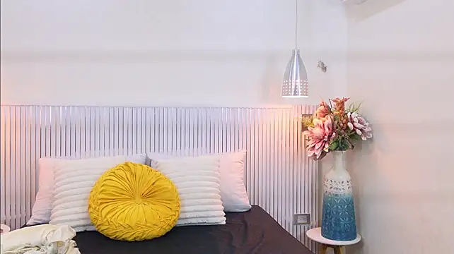 SofiaLugo - FINGERING IN MY SEXY PUSSY 🔥