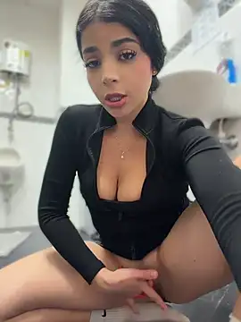 ArieliciousXXX - SQUIRT IN PUBLIC BATHROOM PRINCESS🥰💦