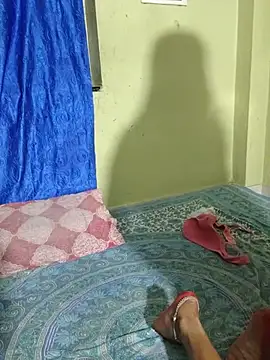 Yourmanu - Milk show and pussy fingaring
