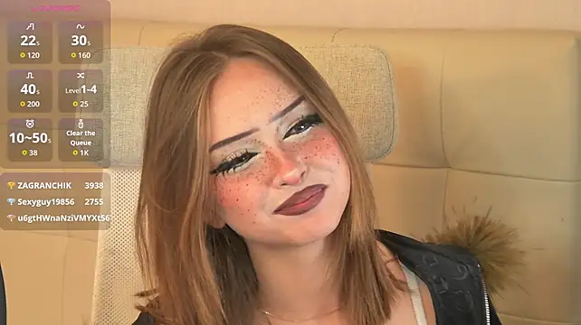 Jennifer_Wiliams - show tongue