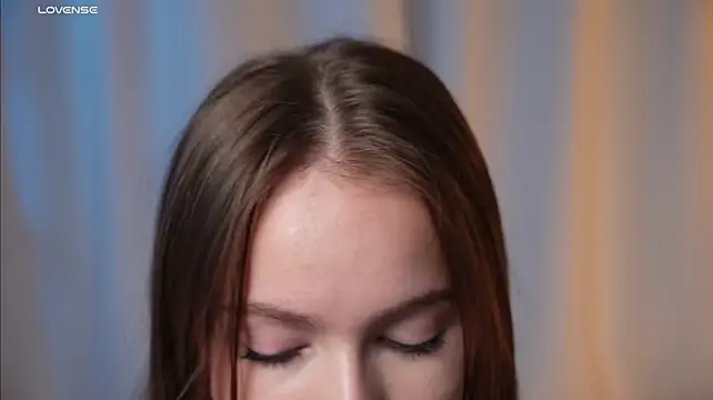 Hecola - pinch nipples close to cam
