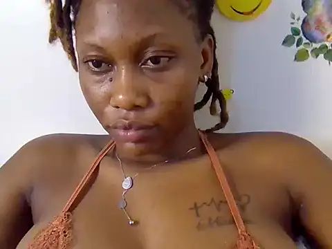 Missprettydoll - show nipples