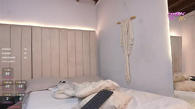 Ashley_Beaomunt - Red ass + Spank hard!