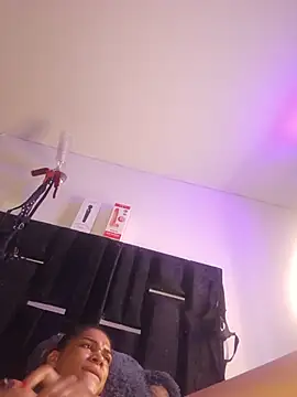 KarinRoss - Masturbating me in the gym bathroom