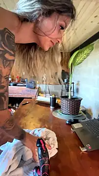 AliceStone19 - FUCK ME ON THE TABLE/ SQUIRTING