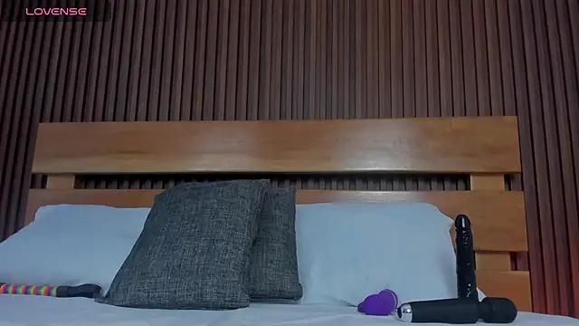 Luna_blazze_ - SPANK MY BOOBS + PINCH NIPPLES