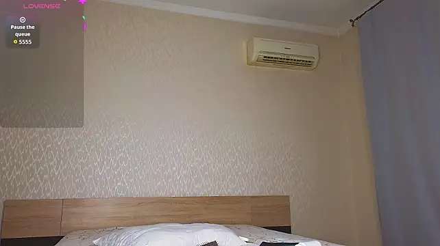 Cowell_Adelina - show asshole