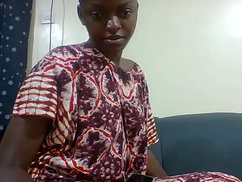 Sexy_Essiie - ;1453 tk massive boobs and ass
