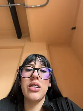 Susi_chimm - Masaje tits in public