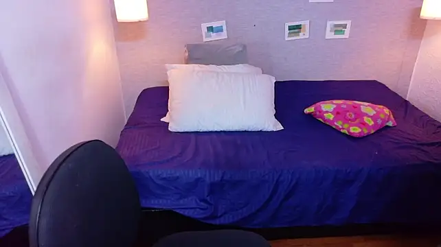 Curvy_sexyvalen - squirt + dildo
