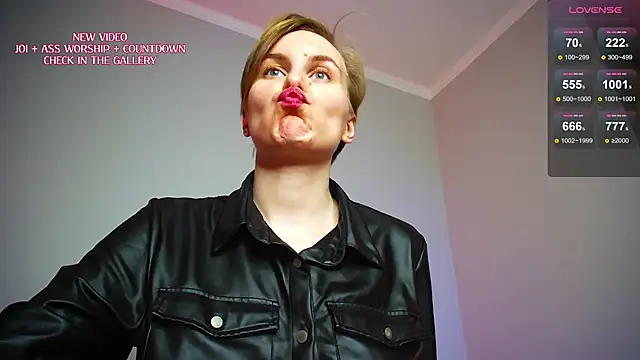 KinkyMissCherry - please Mistress