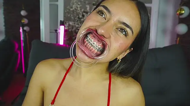 Foxy_zoe - destroy my make-up with bukake