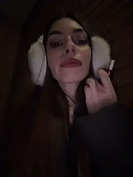 AmelieCrystal - run my fingers inside my pussy