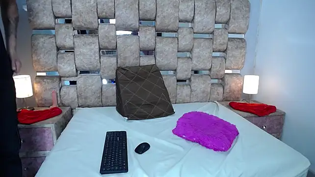 LunaySebastian - PLAY WITH HER PUSSY