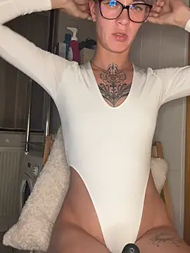 Feuchtes_traumchennn - Pussy Show / LT 1x BJ Video
