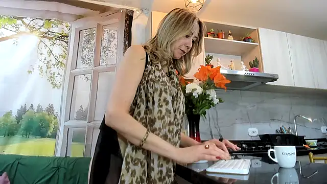 Ashleymilf_1 - I like it when he takes control of me