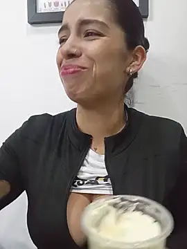Nathaly_12 - Nude + masturbating in men's public res