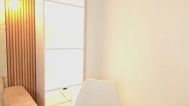 Luna_hot_ass - Lick fingers + rub mouth + wet 🦋✨