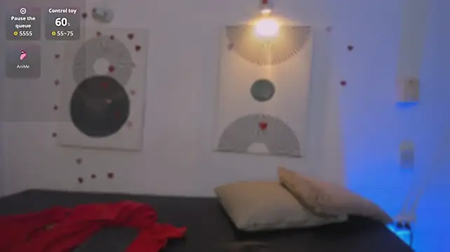 Zaira_Yara - Slowly suck on the toy😇