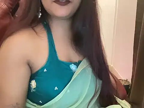 Shanayaaa_1 - OIL on my neck, titts, belly