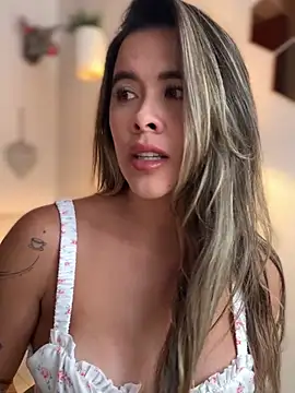 Emilia_Bakerr - ⭐️What a beautiful princess ⭐️